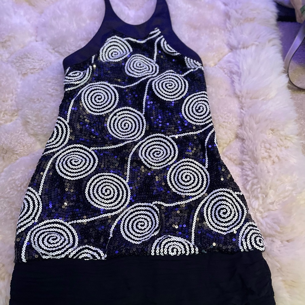 Cache sequin dress